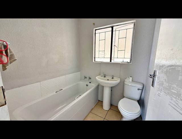 2 BEDROOM HOUSE FOR SALE IN SOSHANGUVE VV